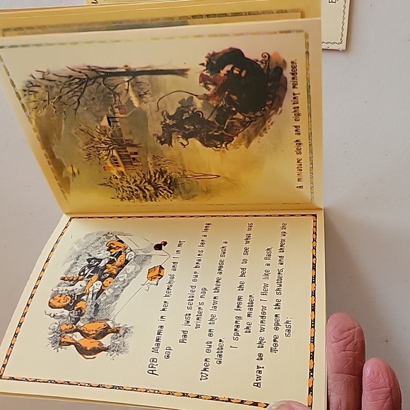 Two Vintage Christmas Miniature Books - Picture 3 of 8